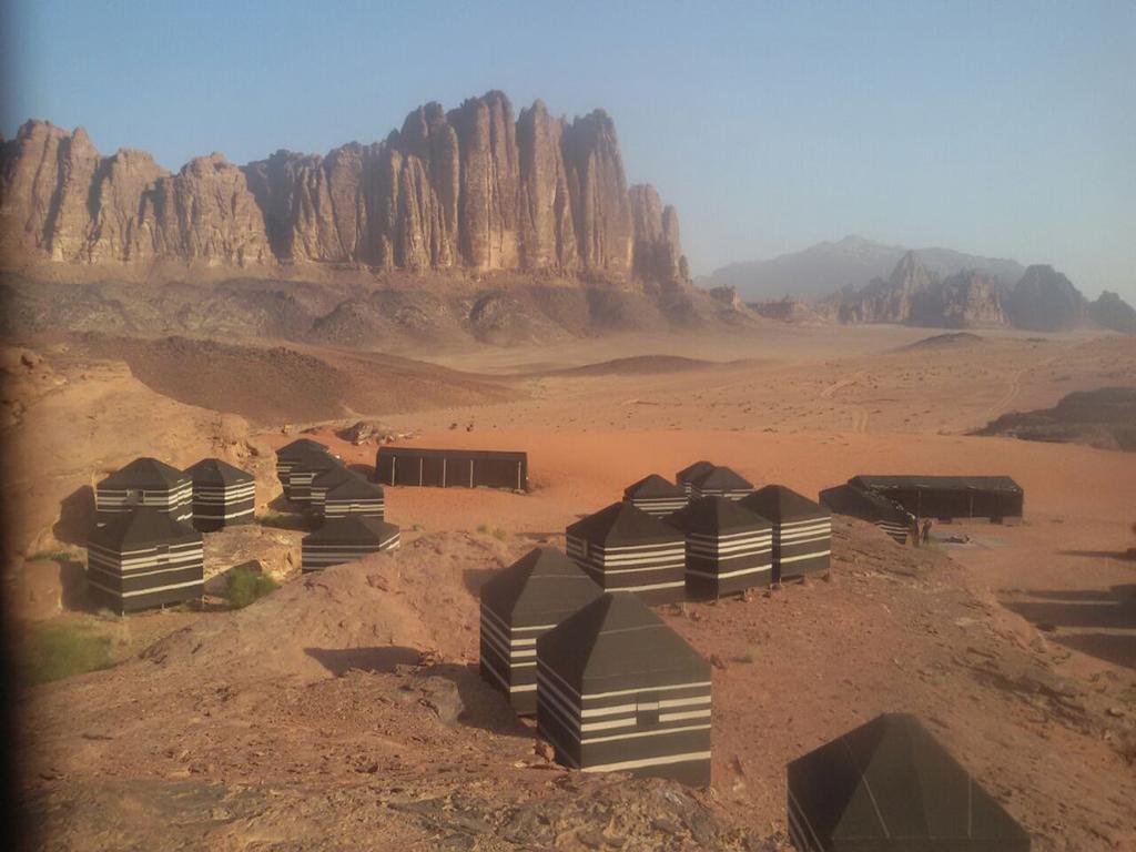 Wadi Rum Quiet Village Camp Экстерьер фото