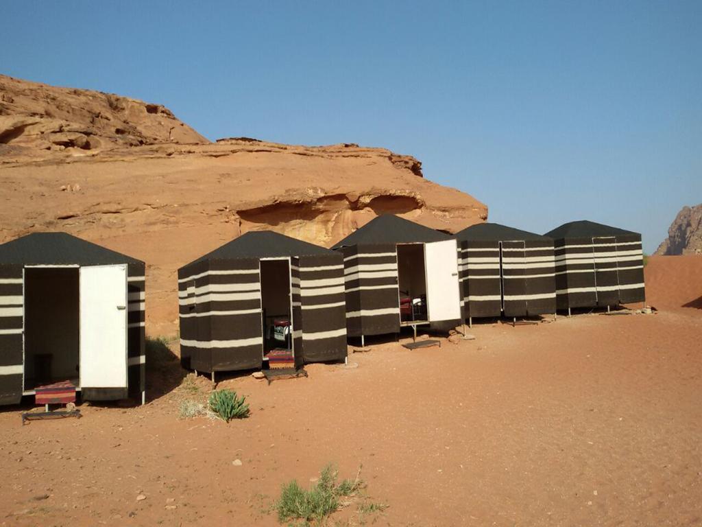 Wadi Rum Quiet Village Camp Экстерьер фото